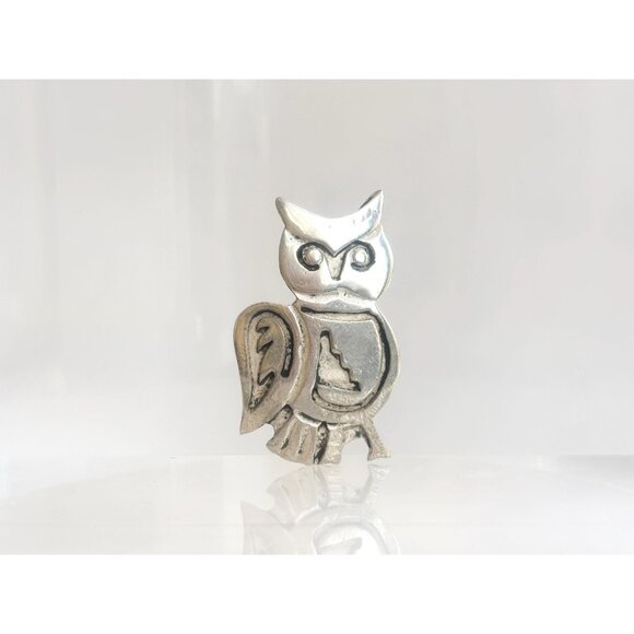 Hand Carved Tiny Owl Southwest Style Pewter Silver Toned Vintage Brooch Pin - Picture 2 of 9